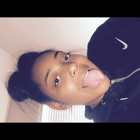 Meet your Posher, Nalia - Picture 6 of 8